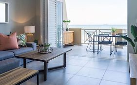 Waterfront Getaway, 2 Bedroom Seaside Bliss